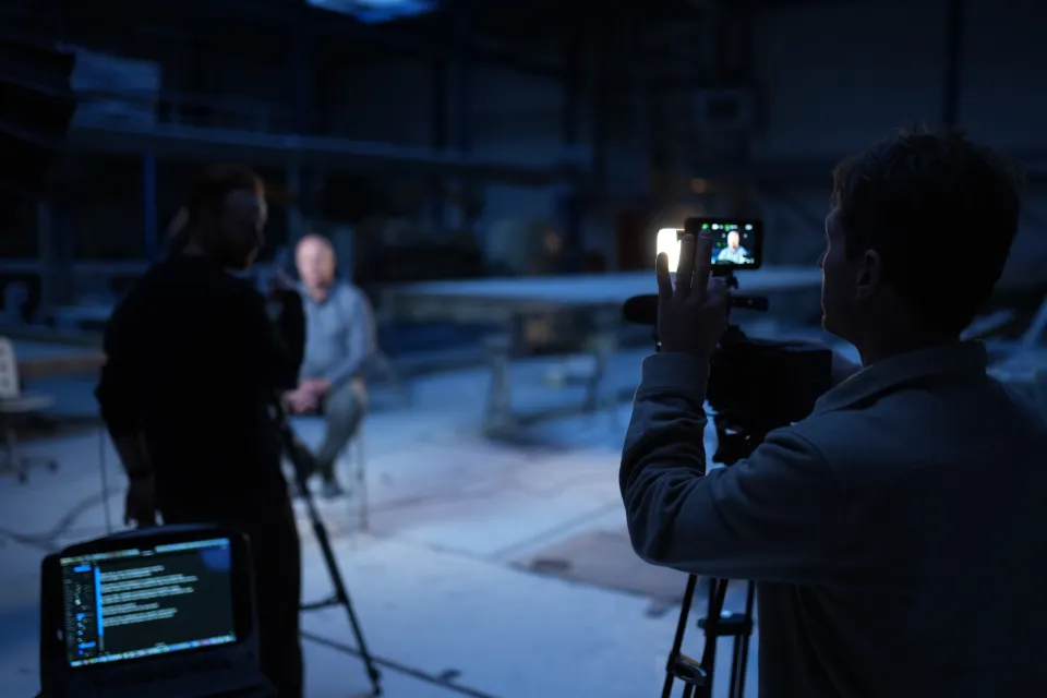 Behind the scenes met crew